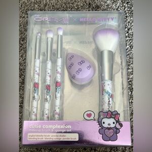 Crème x Hello Kitty Cutie Complexion Brush Set